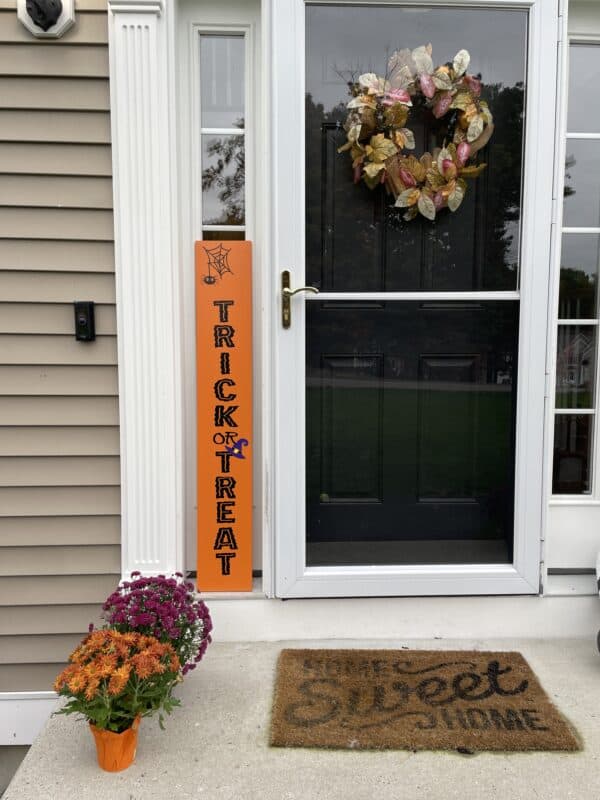 Halloween Home Decor. Trick or Treat sign.